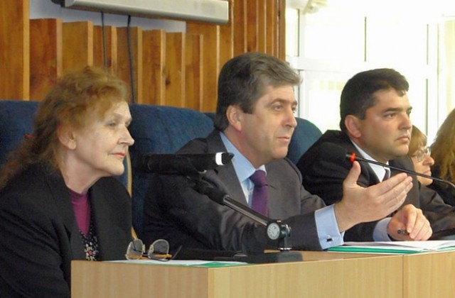 Президентът Първанов- гост на научен форум в Димитровград