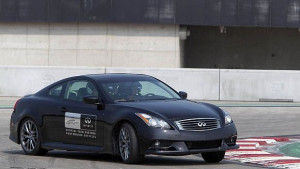 Себастиан Фетел изведе на пистата Infiniti G37 IPL