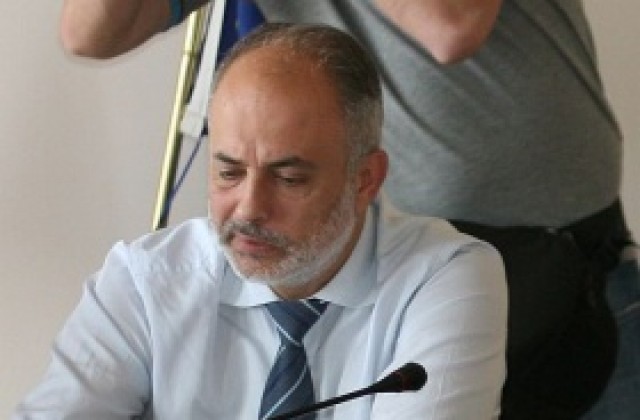 Младенов: По-високата минимална заплата ще доведе до увеличение и на други възнаграждения