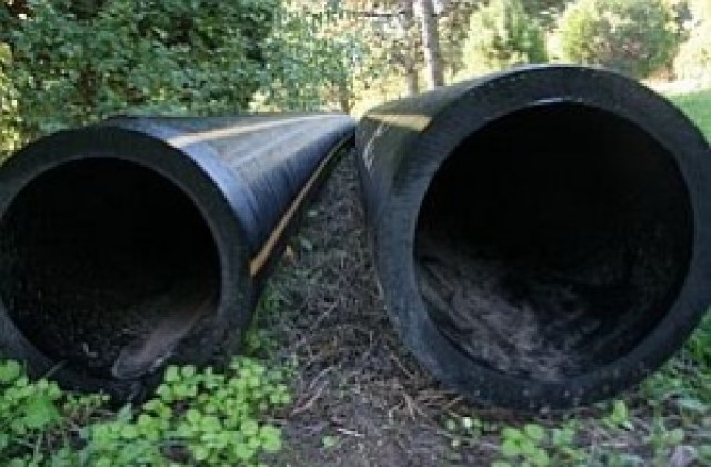 Спират незаконен водопровод в Орландовци
