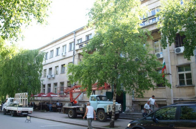 Сменят дограмата на съда в Разград без да спират делата