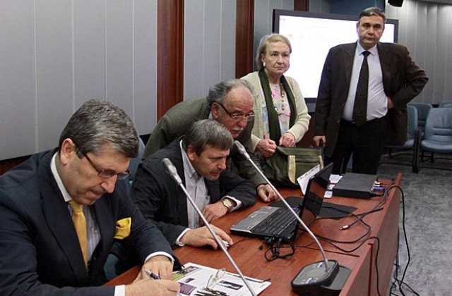 Страната ни вървяла към свръхзависимост от фактора Русия