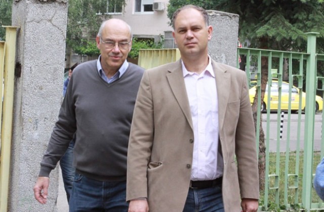 Кадиев: Бъдещето на България минава през „трупа” на ГЕРБ