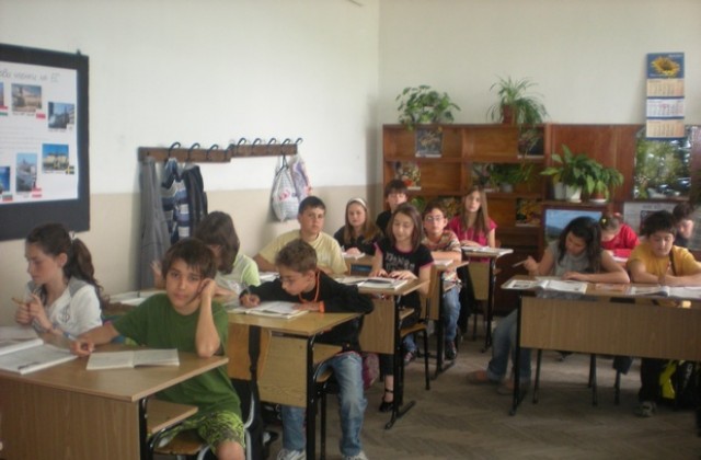 Антонимите затрудняват най-много четвъртокласниците