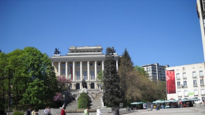 Облачно и дъждовно