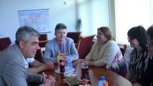Областният управител обеща да помогне за игрище за боче