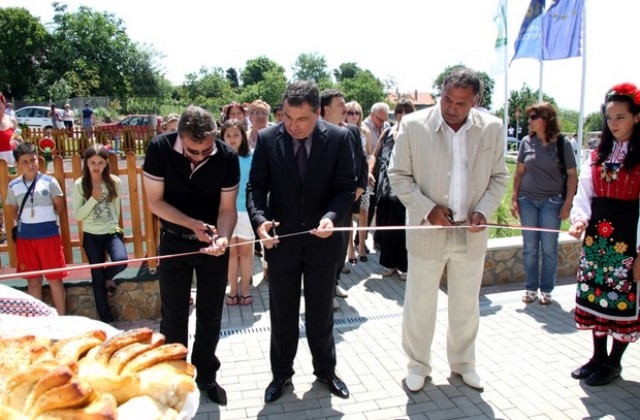 Многофункционална сграда за жителите на с. Кошарица