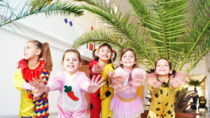 Петлите танцуват в морската столица