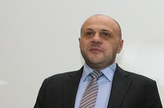 Евроминистърът: Многото подписи под документите по европроектите водят до размита отговорност