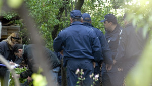 Спасиха две деца изгубили се в бившите бомбени убежища в