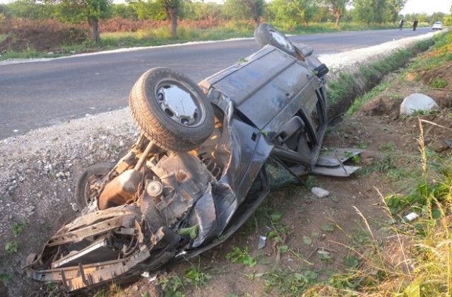 Шофьор без книжка заряза убит при катастрофа пътник
