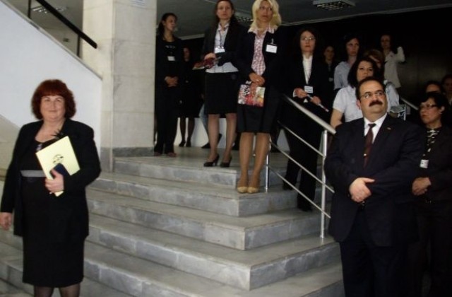 Щатски обвинител учи наши юристи на трикове срещу мафията