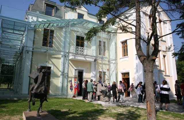 Щом чуя за култура, се хващам за кобура