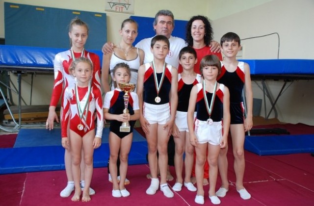Клубът по спортна акробатика Младост - шампион на България