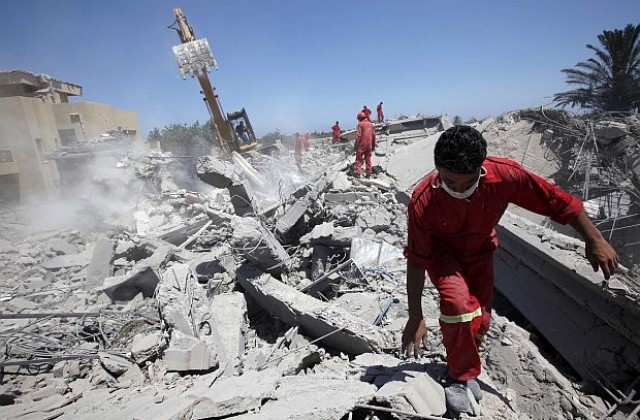 Режимът на Кадафи обвини НАТО, че целенасочено убива цивилни