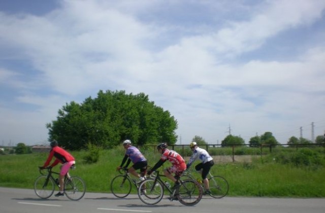 Най-тежкият етап от Тур дьо Франс покорен от русенски колоездачи
