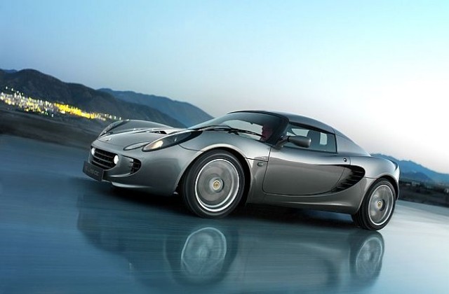 Lotus заменя 4,8-литров V8 с 2,4-литров за Elise