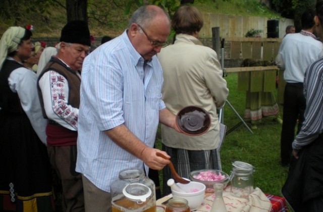 Днес отбелязват Еньовден на Етъра