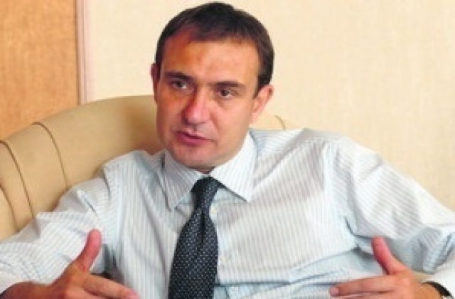 С преместването на пристанището Варна щеше да избегне кризата, смята Гуцанов
