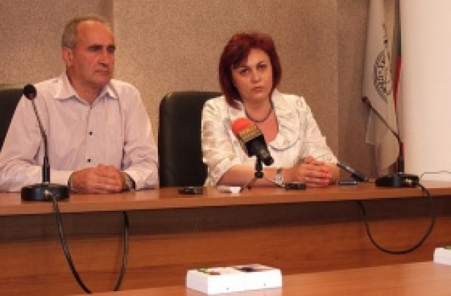 Нинова: Найденов е ликвидатор, а не министър на земеделието