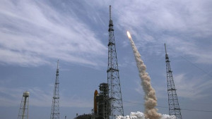 НАСА потвърди че последният полет на совалката Атлантис ще бъде