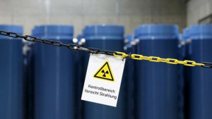 Със или без забрана за износ на ядрени отпадъци извън