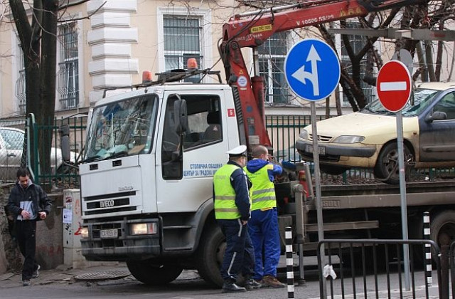 Продължават засилените проверки за паркирали по градинки и тротоари в София
