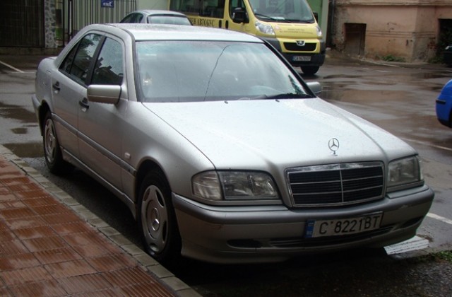 Депутатски мерцедес ще патрулира в село Д-р Йосифиво