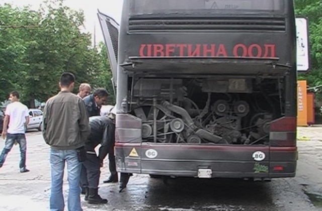 Запали се автобус
