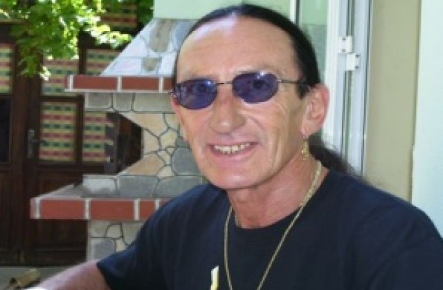 Падат концертите на Кен Хенсли в Силистра, Русе и Велико Търново