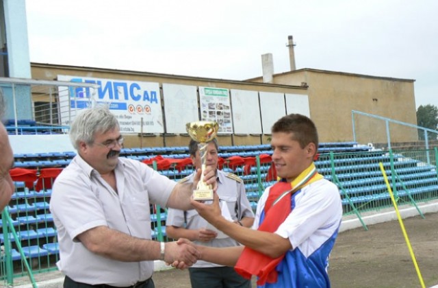 Футбол и тенис за празника на МВР