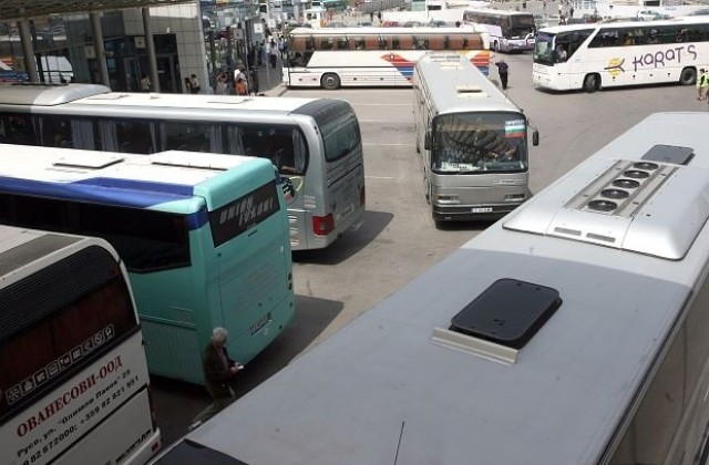 Автобусни превозвачи обсъждат сигурността на пътниците