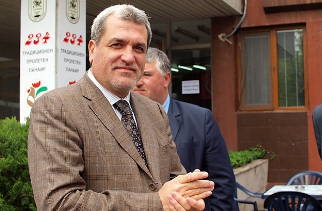 Призовават Касим Дал да подаде публично оставка като народен представител