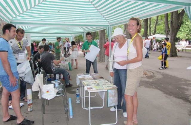 Младежи - доброволци от Враца на национално изложение
