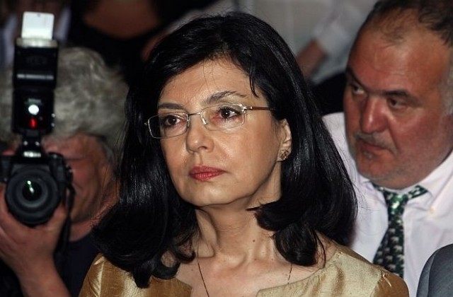 Меглена Кунева: България е узряла за жена президент