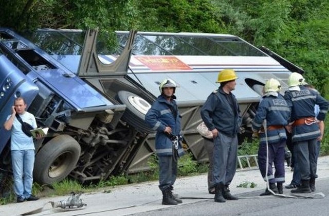 Повдигат обвинения на шофьорите на катастрофиралия украински автобус?