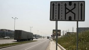 Поставили метален шип на Околовръстното шосе в София