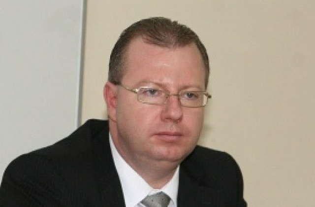 Шефът на НАП иска повече инициативност от служителите за ДДС измамите