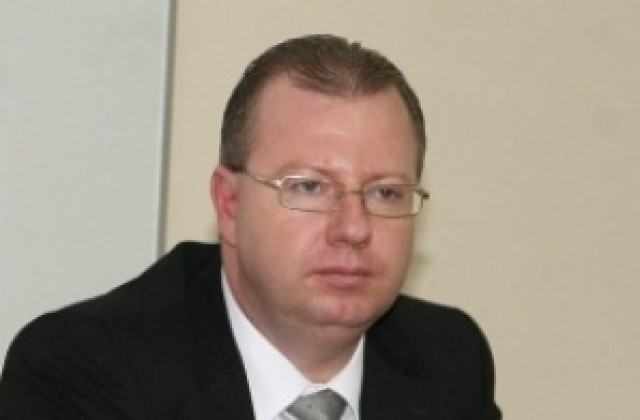 Допълнителните пари на депутатите не били личен доход