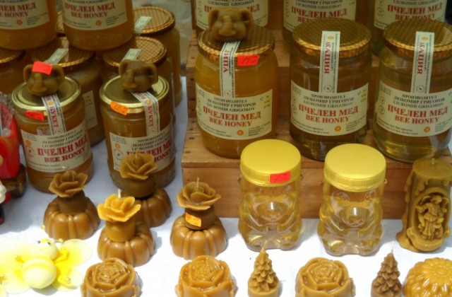 Иван Жабов - най-млад пчелар на Деветия национален пчеларски събор