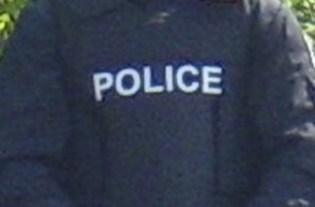 Мъж удари полицай, който искал да го изпробва за алкохол