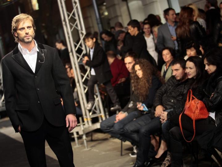 Улица "Съборна" се превърна в моден подиум и посрещна новата колекция на "Ermanno Scervino".