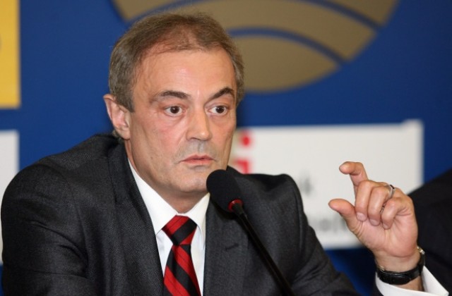 В  ГЕРБ се колебаят дали да издигнат Кирил Йорданов