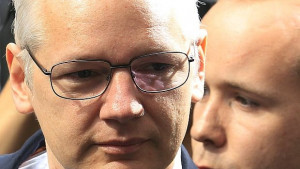 Истината временно със запушена уста