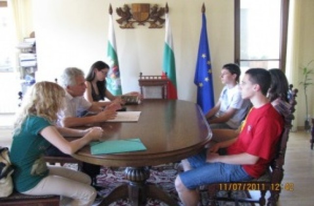 Ученици от Трявна ще участват в Доброволчески проект в Англия