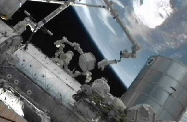 Астронавти направиха последната разходка в Космоса през ерата на совалките