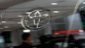 Toyota разработи GPS система предупреждаваща за червени светофари