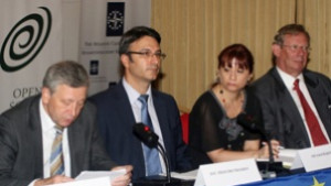 Полският посланик Европа да акцентира на проучванията на шистов газ