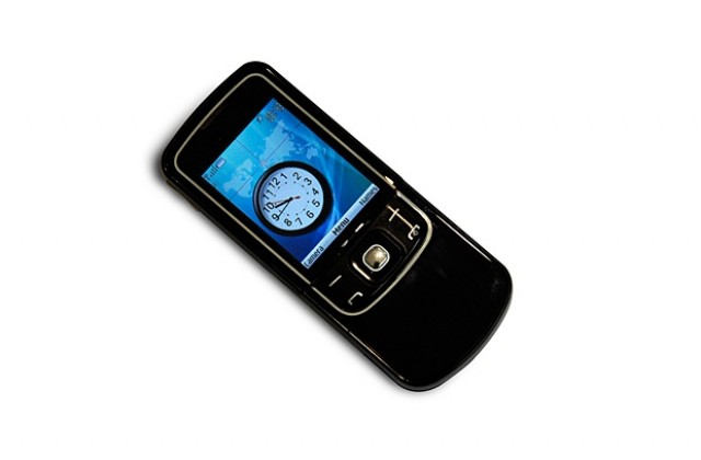 КРС за първи път отчита спад на мобилните абонати