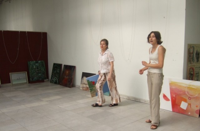 Над 100 избрани картини и скулптури показват в РХГ